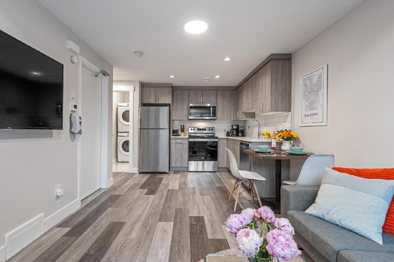 Contemporary 1br Full Kitchen Smarttv