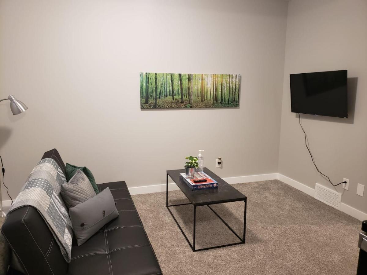 Apartment Close To Airport Yyc, Crossiron Mall Away From Lower Level Unit Calgary