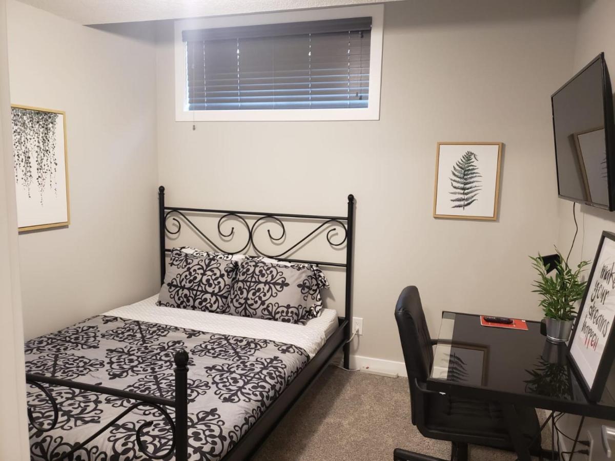 Apartment Close To Airport Yyc, Crossiron Mall Away From Lower Level Unit *