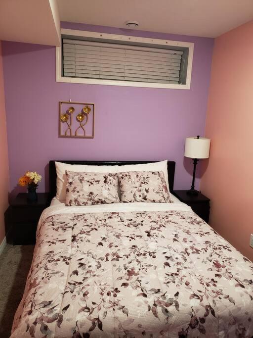 Cozy Two Bedroom Guest In Nw Calgary