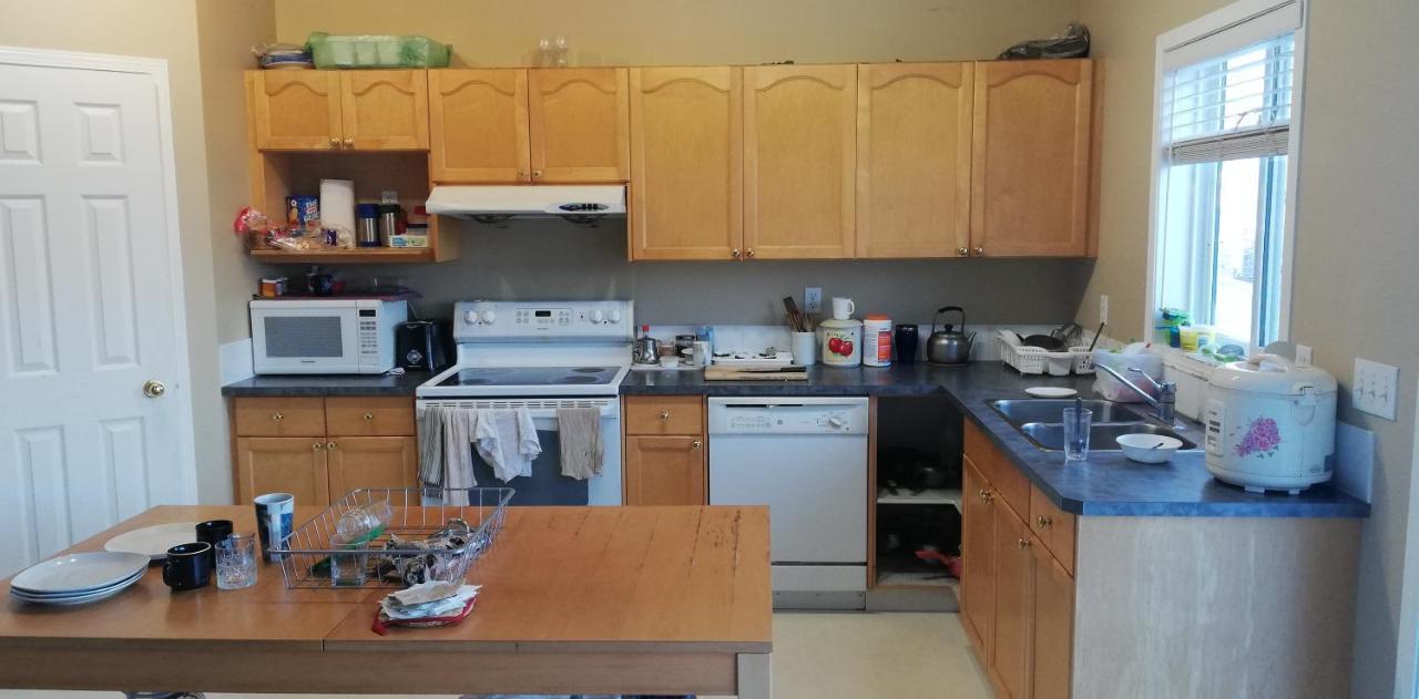San Yin Homestay Private Bedroom With Private Washroom Calgary