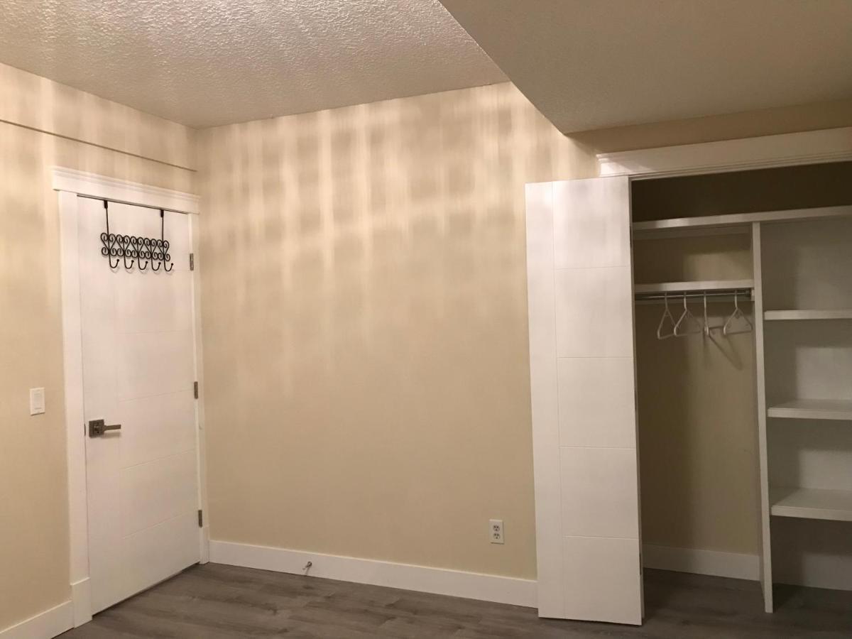 Cozy And Quiet With Private Bathroom Calgary