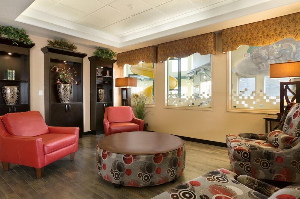 Super 8 By Wyndham Shawnessy Area Hotel 3*