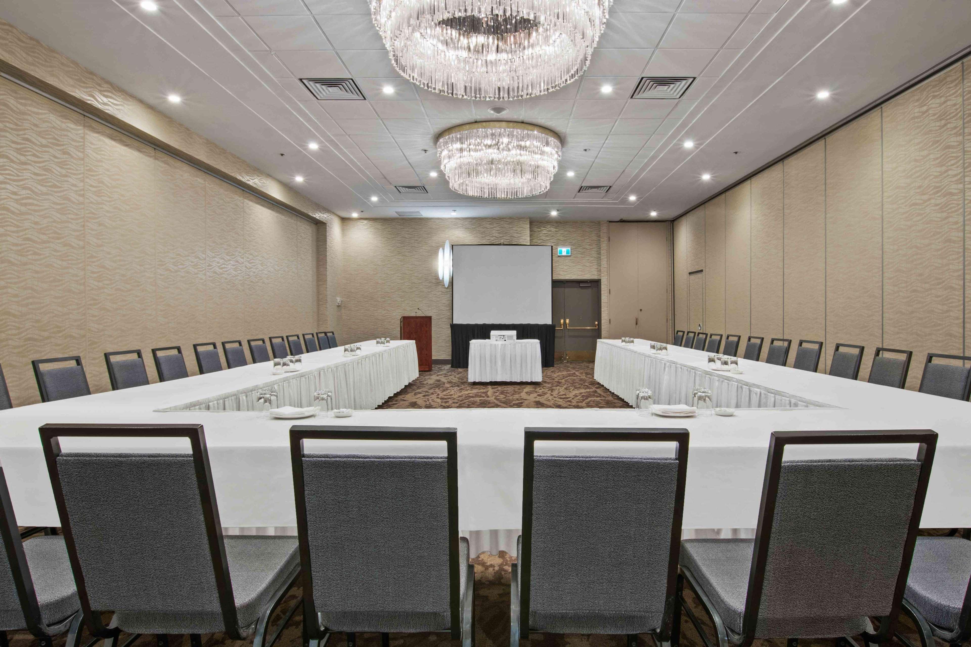 Western Premier Plaza & Conference Centre Hotel
