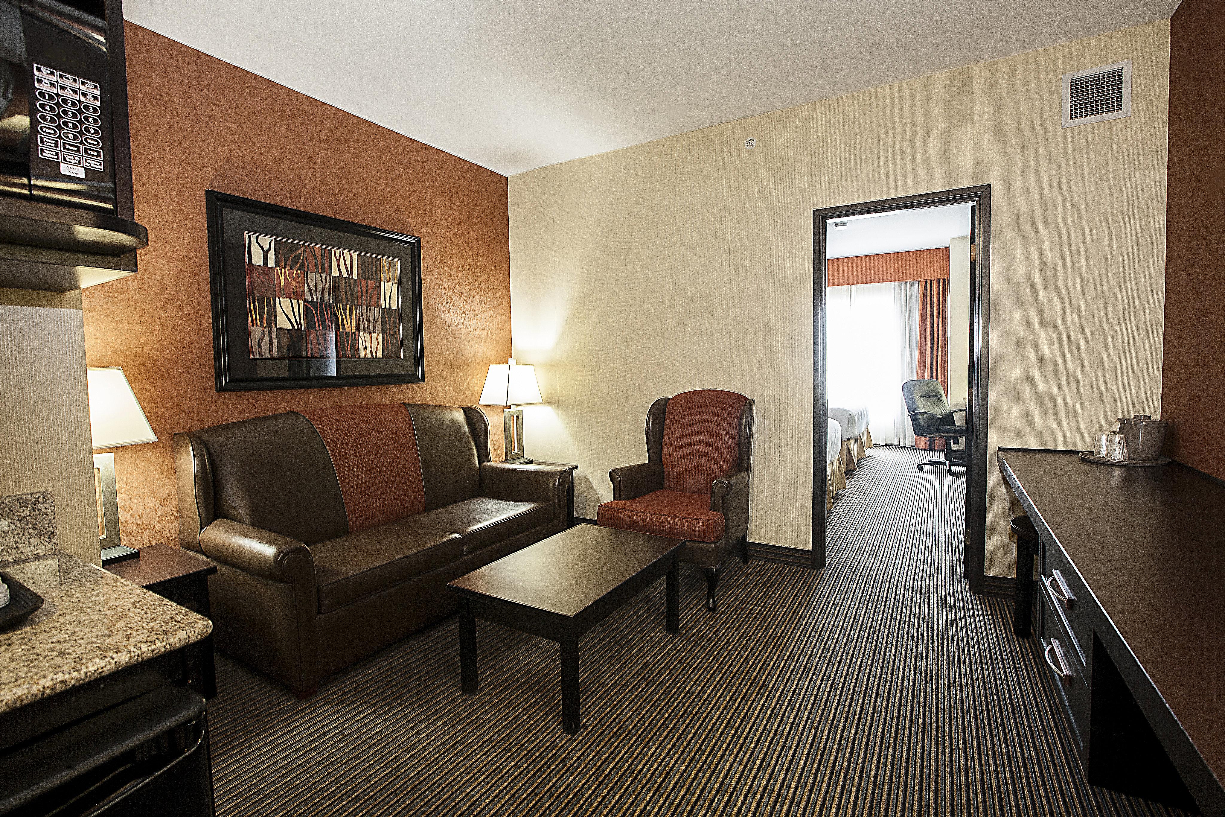 Express Airport By Ihg Hotel