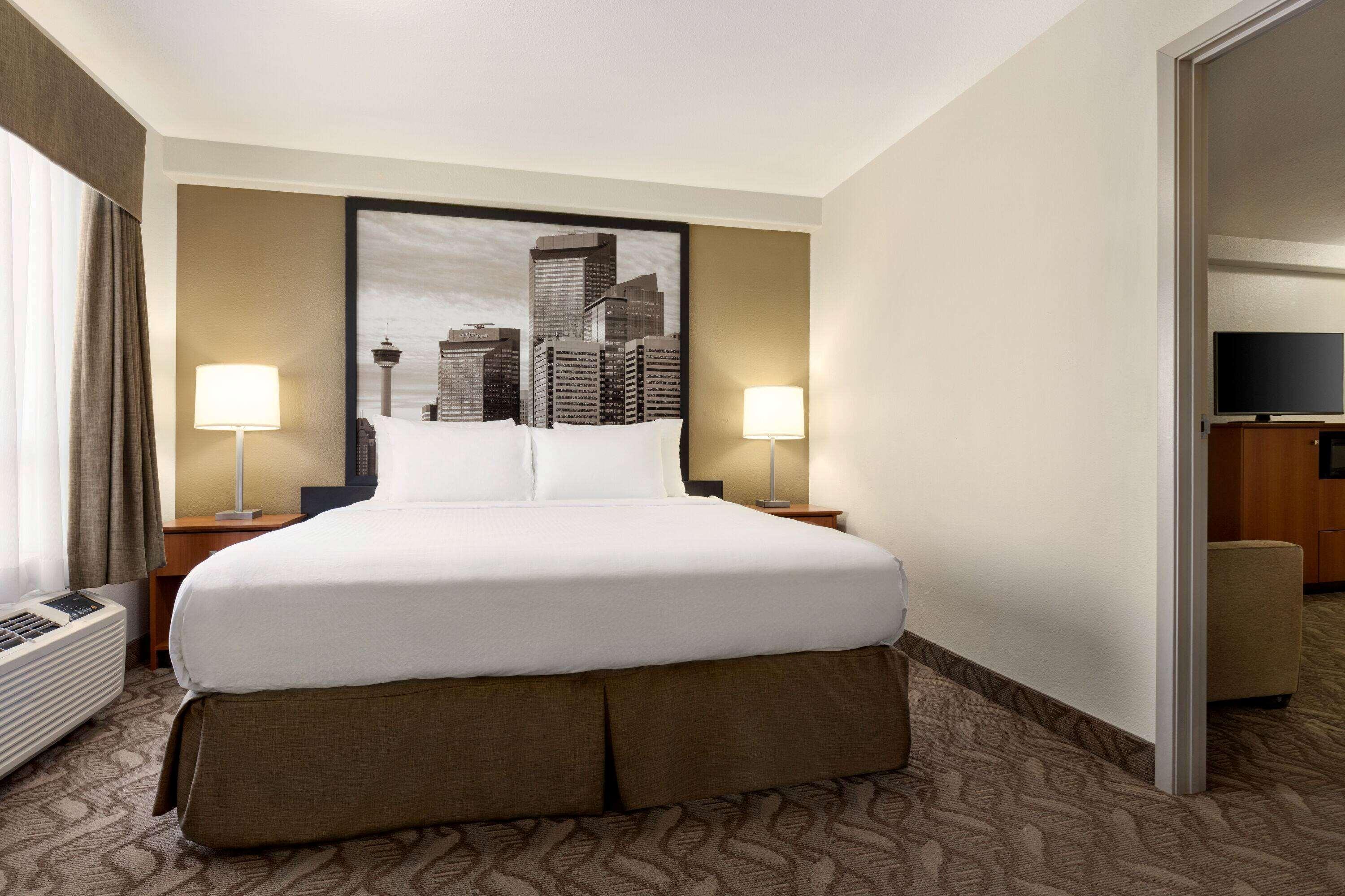 Super 8 By Wyndham Shawnessy Area