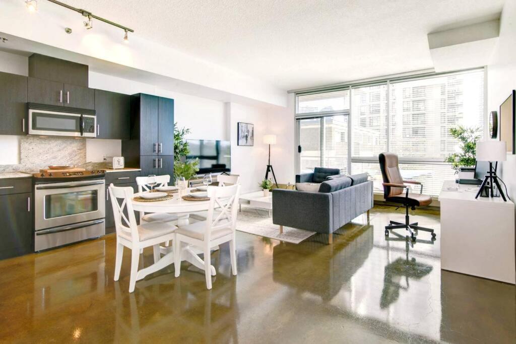 Stylish 1br, Stampede & Free Parking By Doorbed Apartment Calgary