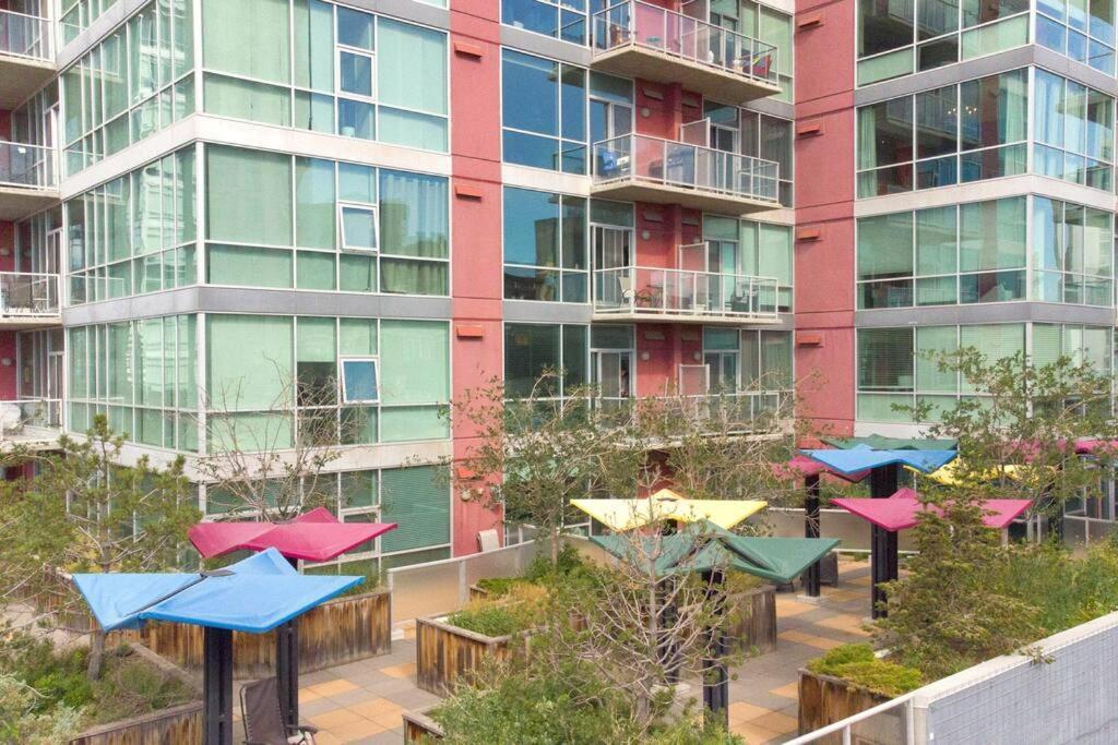 Stylish 1br, Stampede & Free Parking By Doorbed Apartment Calgary