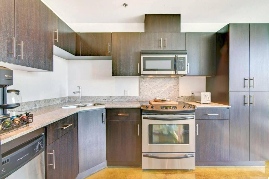 Stylish 1br, Stampede & Free Parking By Doorbed Apartment *
