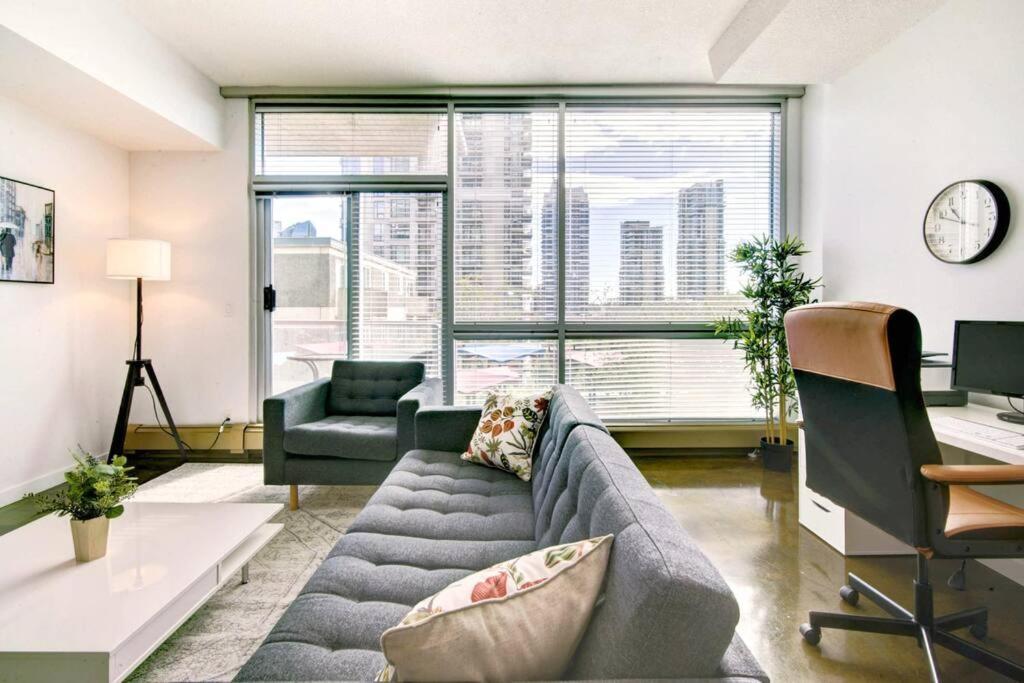 Stylish 1br, Stampede & Free Parking By Doorbed Apartment