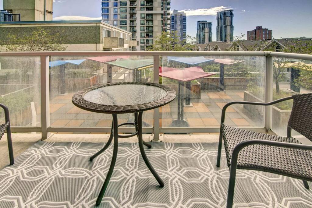 Stylish 1br, Stampede & Free Parking By Doorbed Apartment Calgary