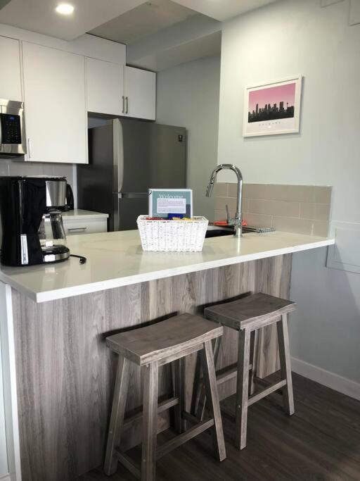 Apartment Skylineyyc With Free Parking, Gym And Sauna Calgary