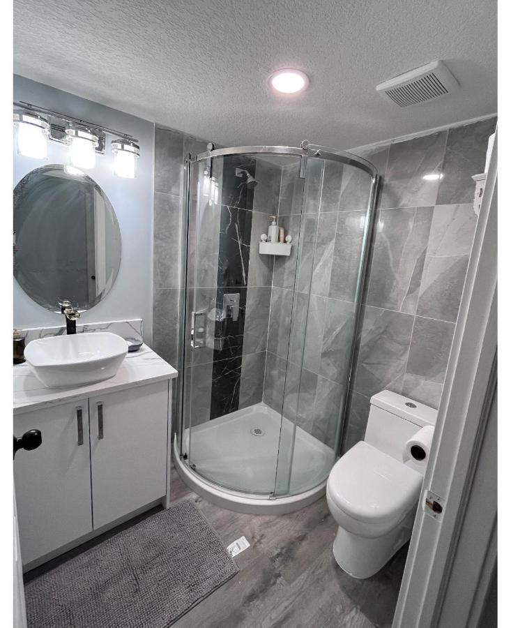 Banff Garden Suite&2mins Bus Station Close Lrt& Free Parking *
