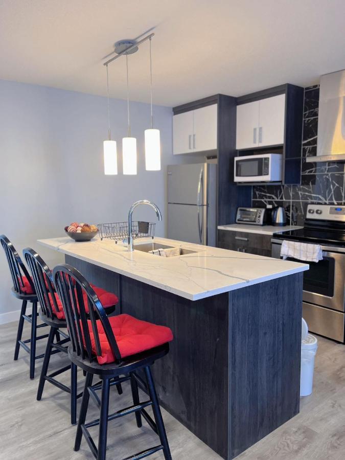 Banff Garden Suite&2mins Bus Station Close Lrt& Free Parking Guest house
