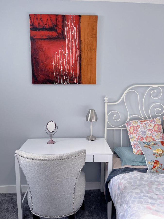 Guest house Banff Garden Suite&2mins Bus Station Close Lrt& Free Parking Calgary