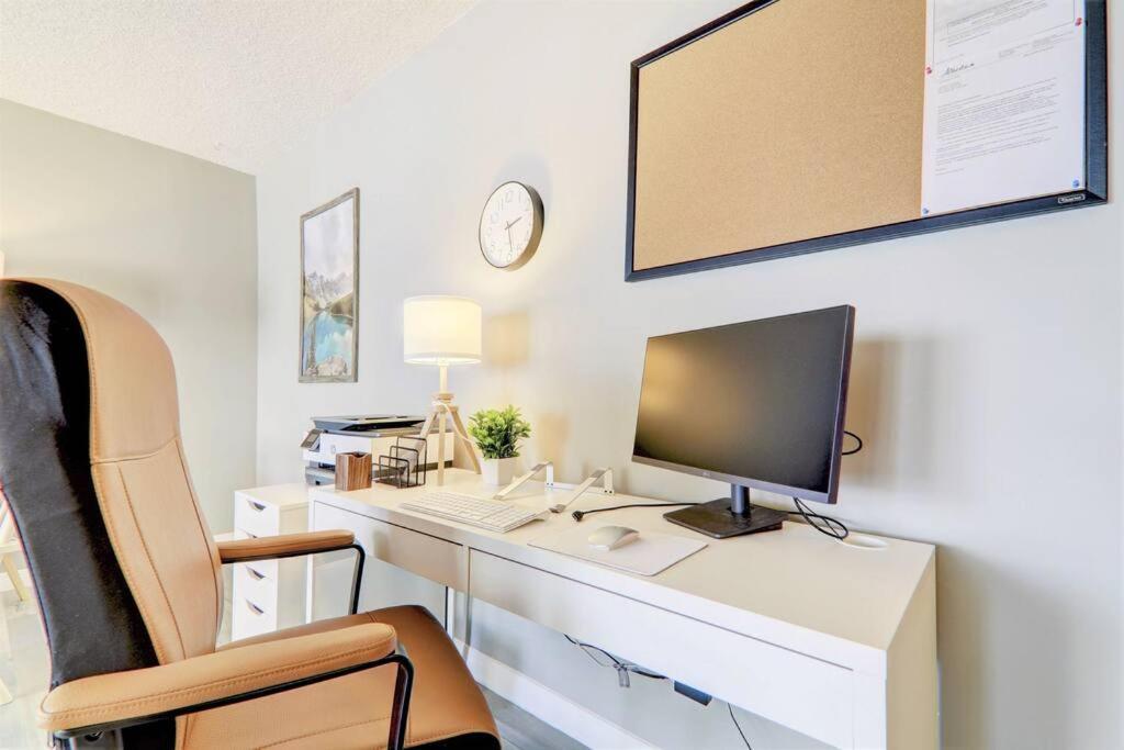 Floor 2br, Stampede & Free Parking By Doorbed *