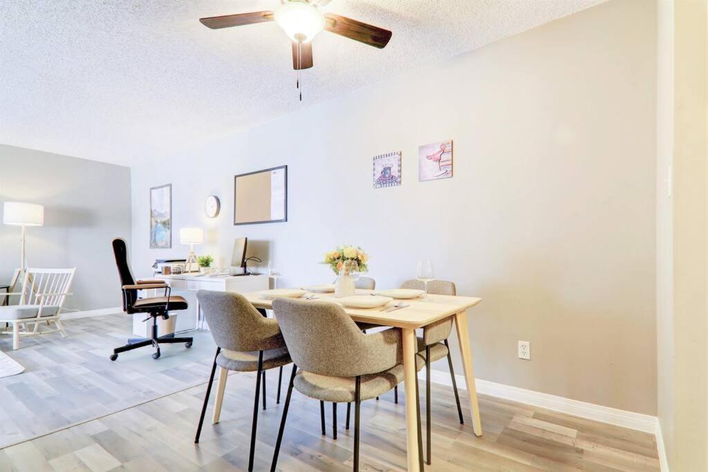 Apartment Floor 2br, Stampede & Free Parking By Doorbed Calgary