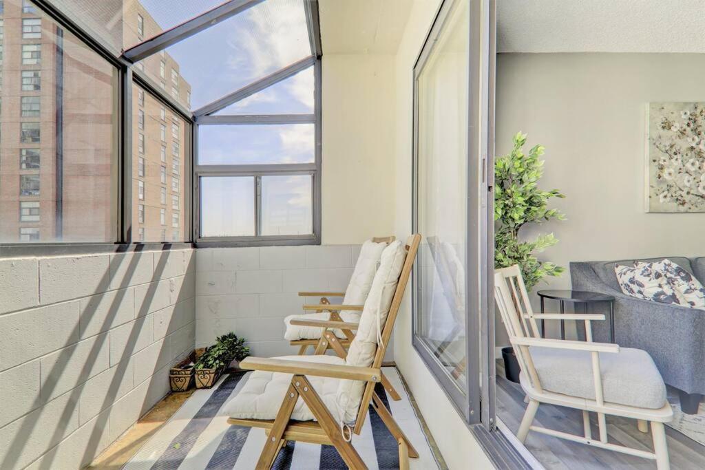 Apartment Floor 2br, Stampede & Free Parking By Doorbed Calgary