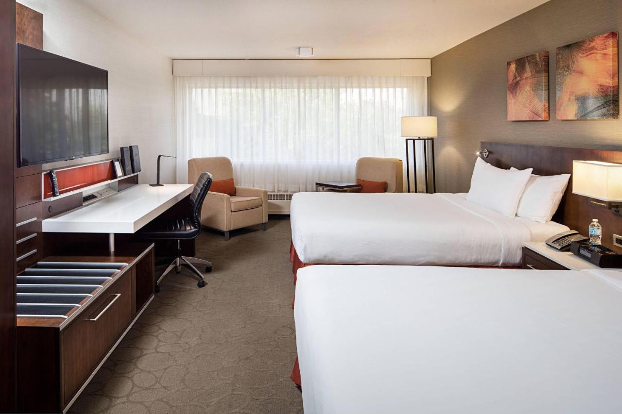 Hotel Delta By Marriott South