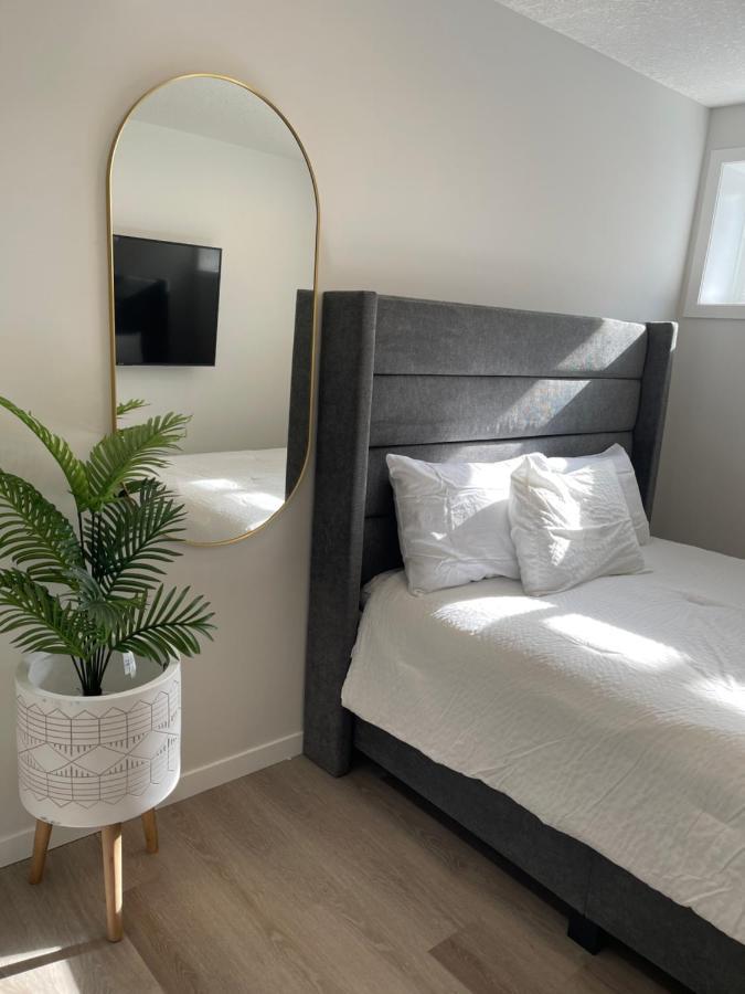 Tastefully Furnished One Bedroom *