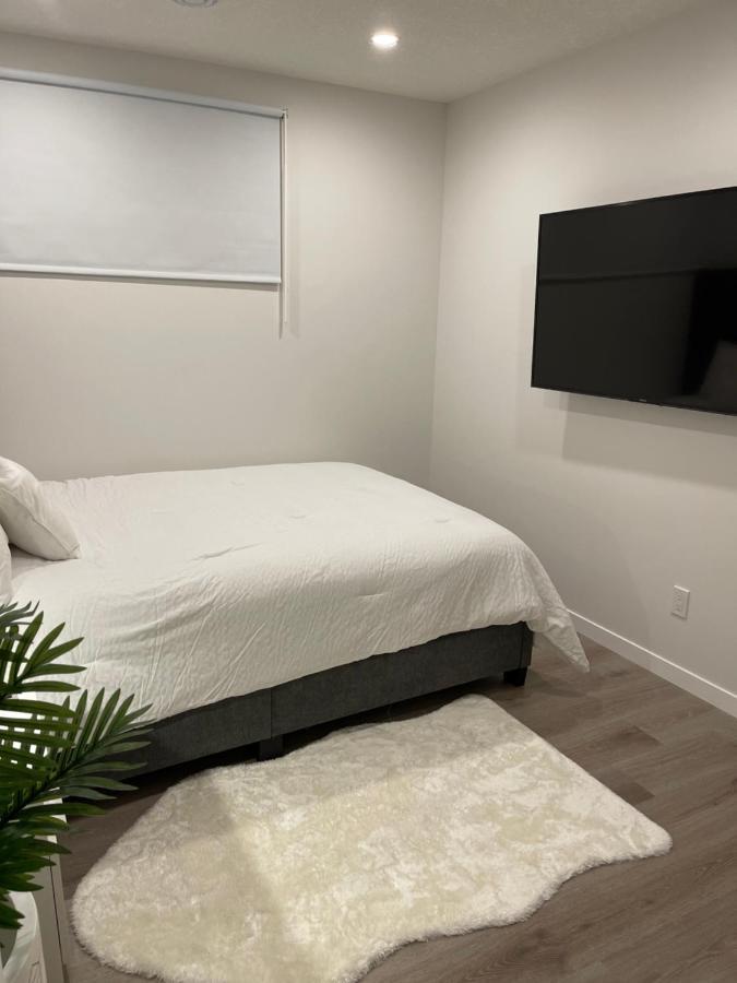 Tastefully Furnished One Bedroom * Calgary