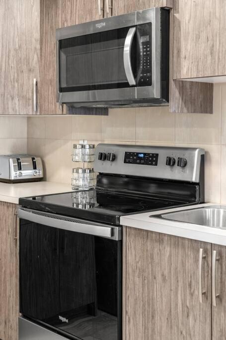 Modern Basement Gem: 2 Bedroom Retreat Apartment Calgary