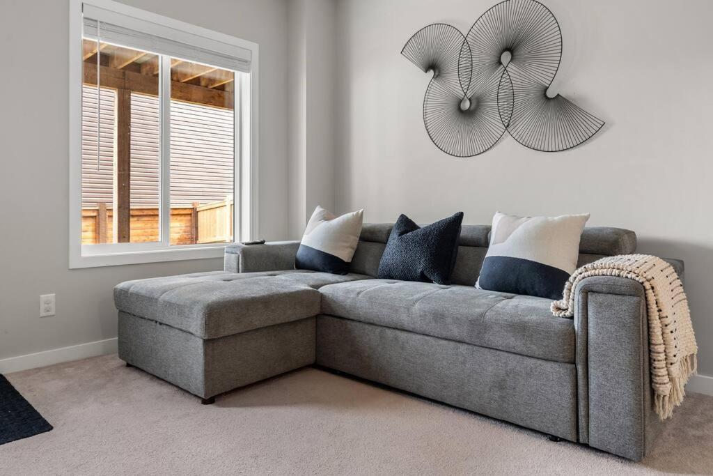 Modern Basement Gem: 2 Bedroom Retreat Apartment