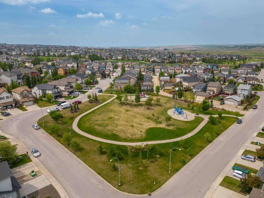 Modern Basement Gem: 2 Bedroom Retreat Calgary