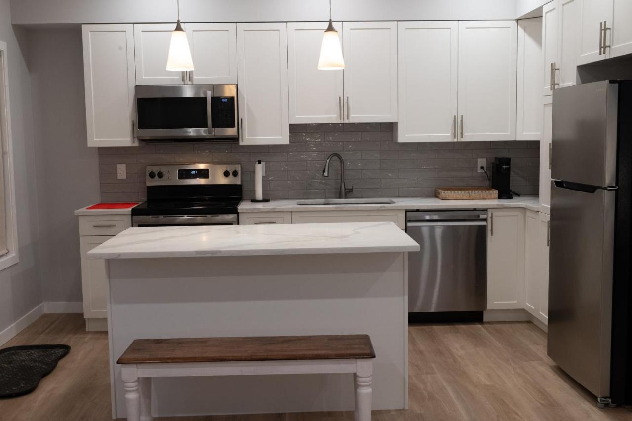 Kid & Pet Friendly Walkout Bsmt 90 Mins To Banff And 30 Mins To Downtown *