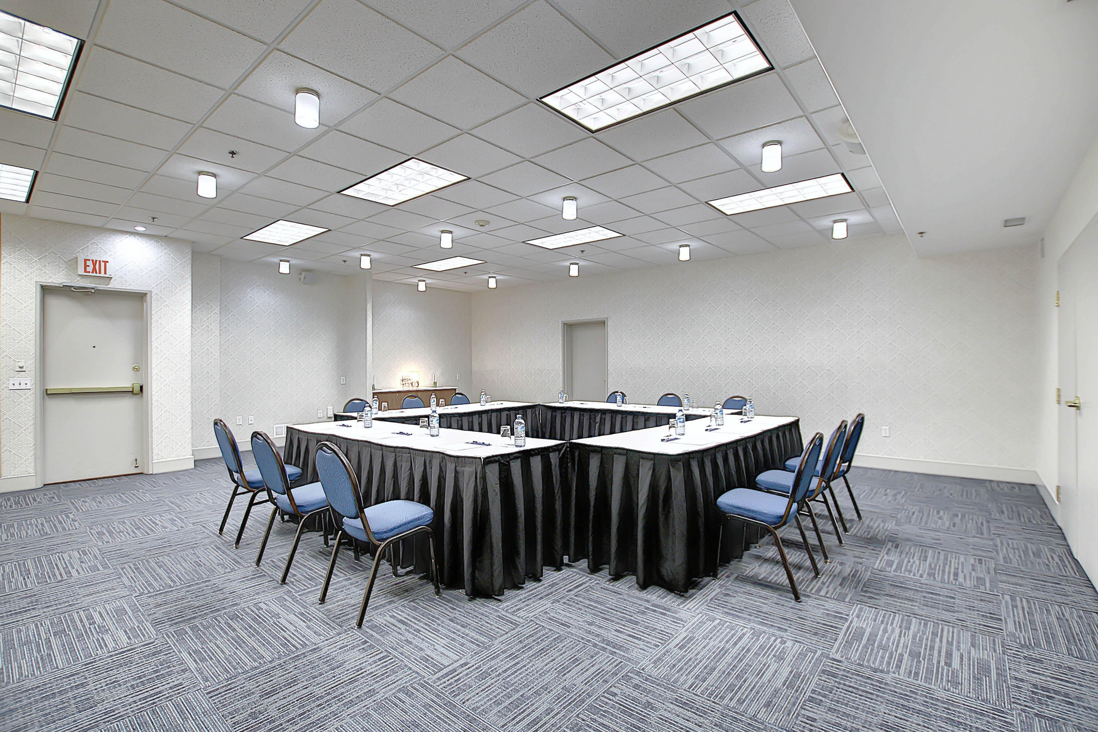 Express Airport By Ihg Calgary