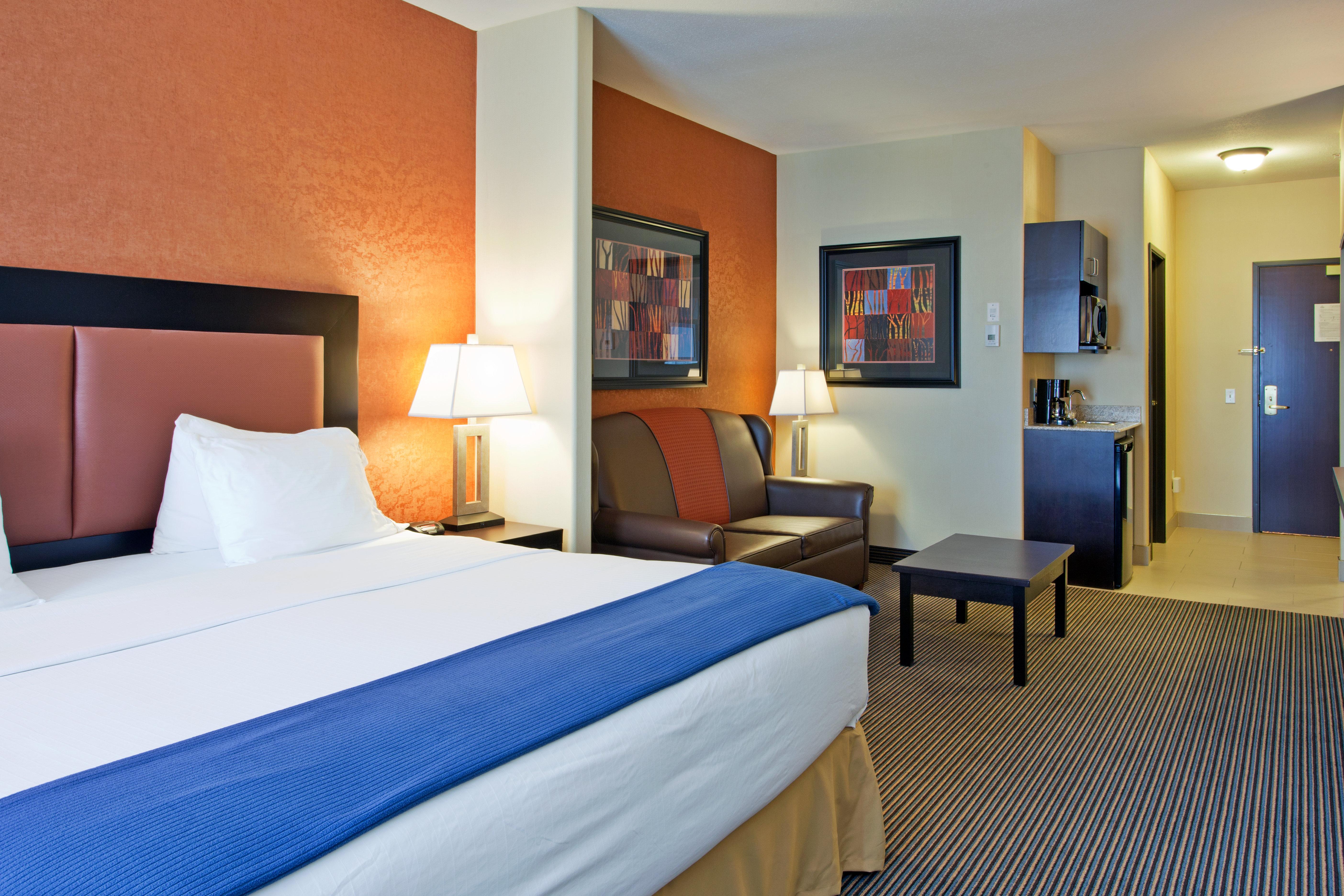 Hotel Express Airport By Ihg 3*