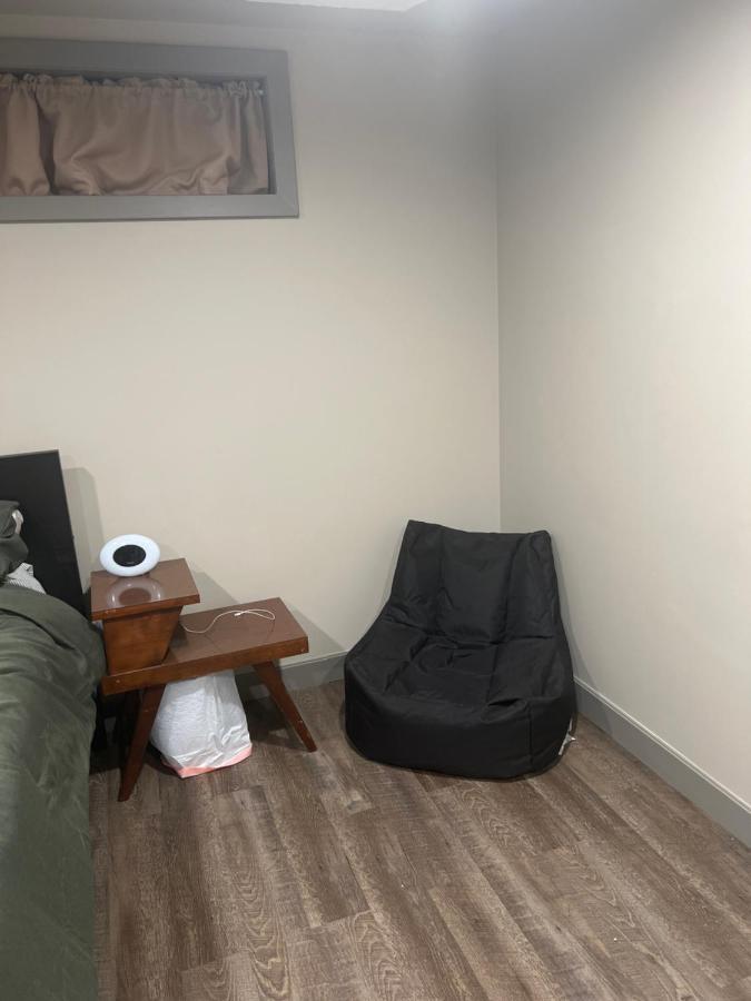 Spacious & Living Area In Nw!