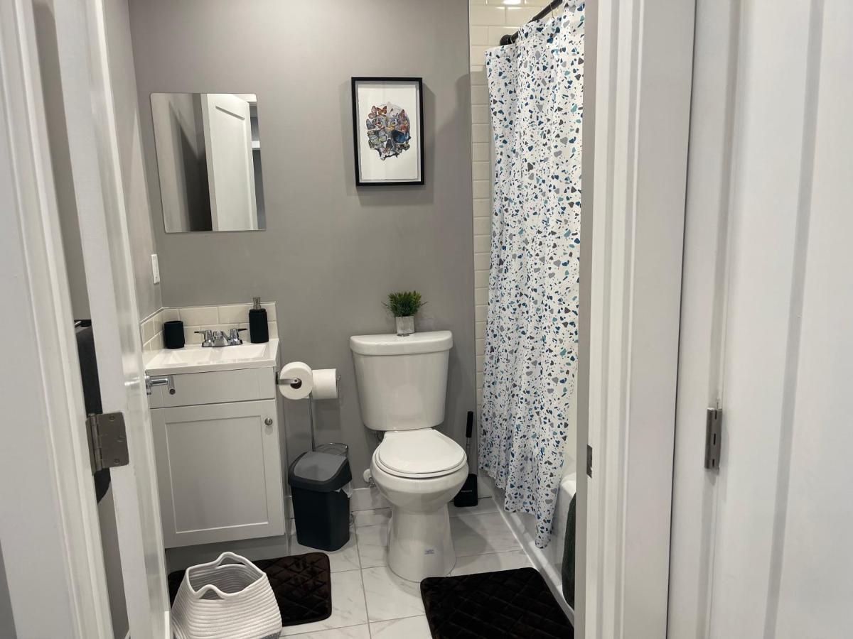 Cozy Basement Guest house Calgary