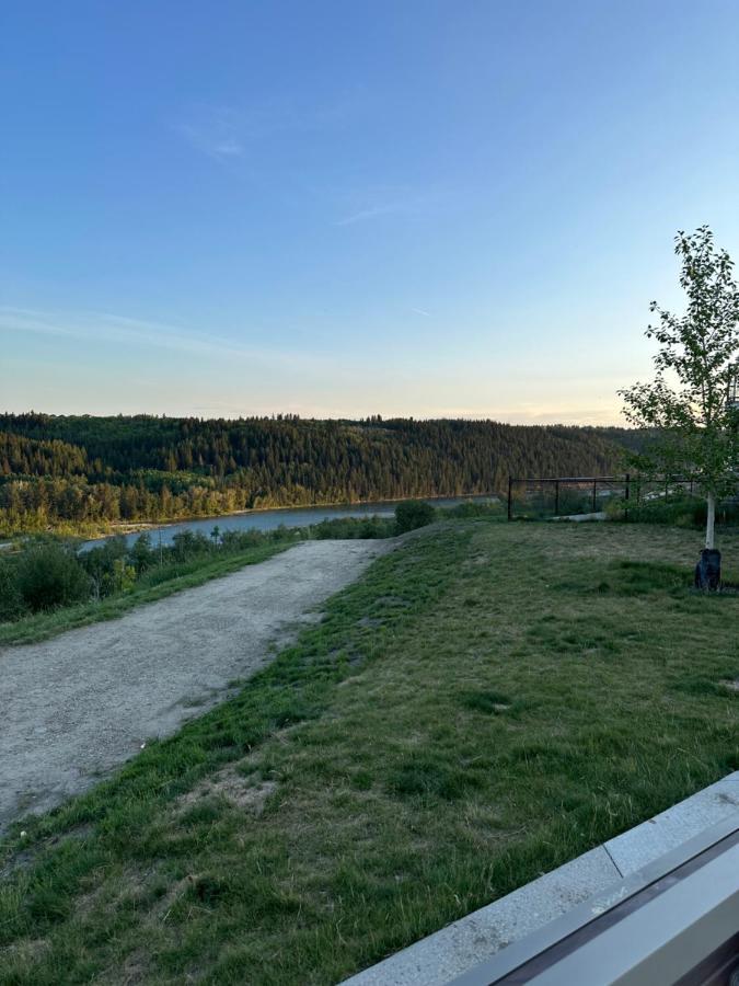 2 Bedroom 2 Washrooms Brand New Beautiful & Cozy *