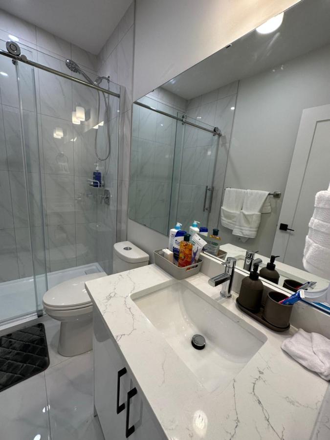 Holiday home 2 Bedroom 2 Washrooms Brand New Beautiful & Cozy Calgary