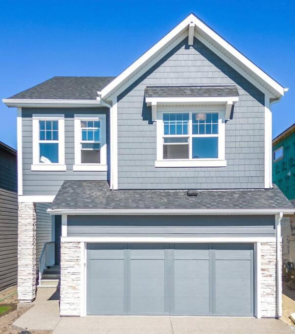 Holiday home Bright & Spacious 3 Beds Luxury In Se Calgary
