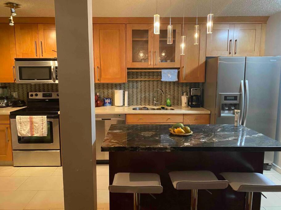 Apartment Beautiful Two Bedroom Apartment. Calgary