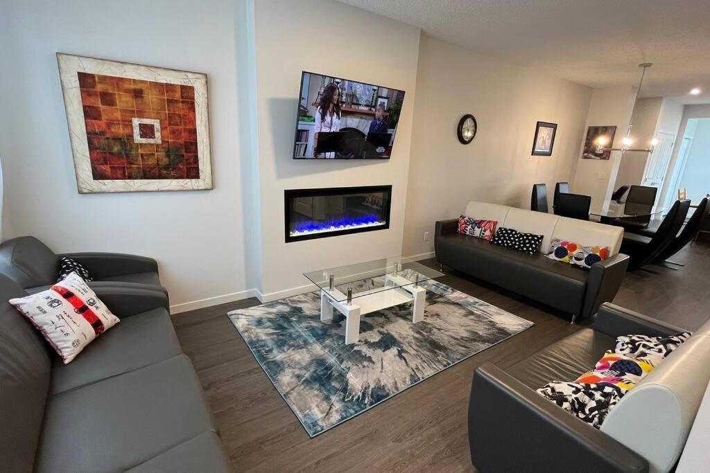 Brand New 4-bed House Calgary