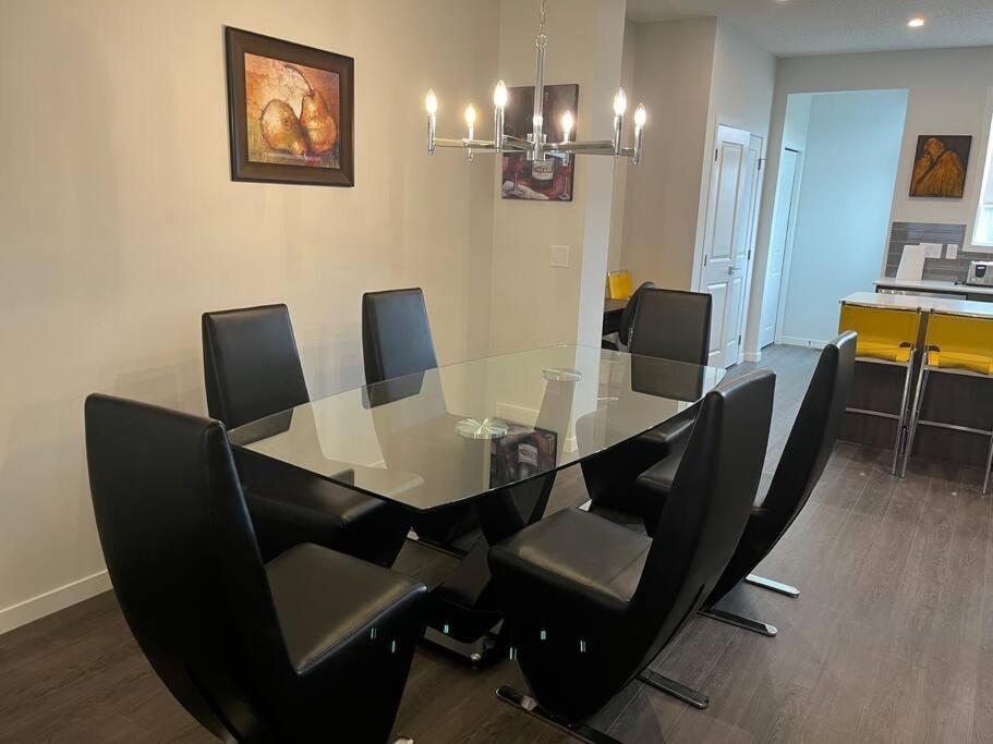Brand New 4-bed House Apartment