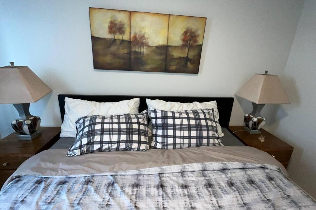 Apartment Brand New 4-bed House Calgary