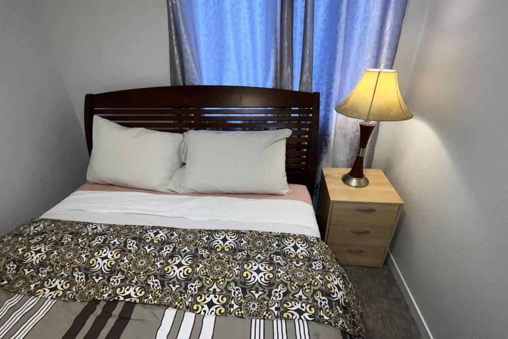 Brand New 4-bed House Apartment Calgary