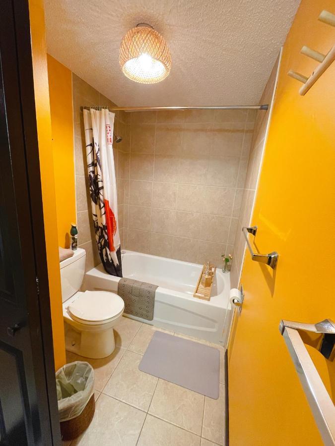 Lu Yao Op Guest house Calgary