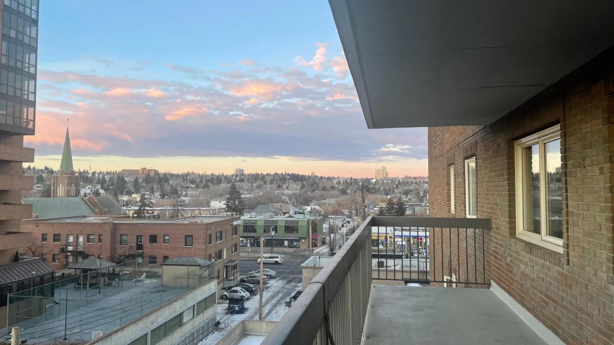 Cosy Place In Downtown With Free Parking - Self Entrance * Calgary