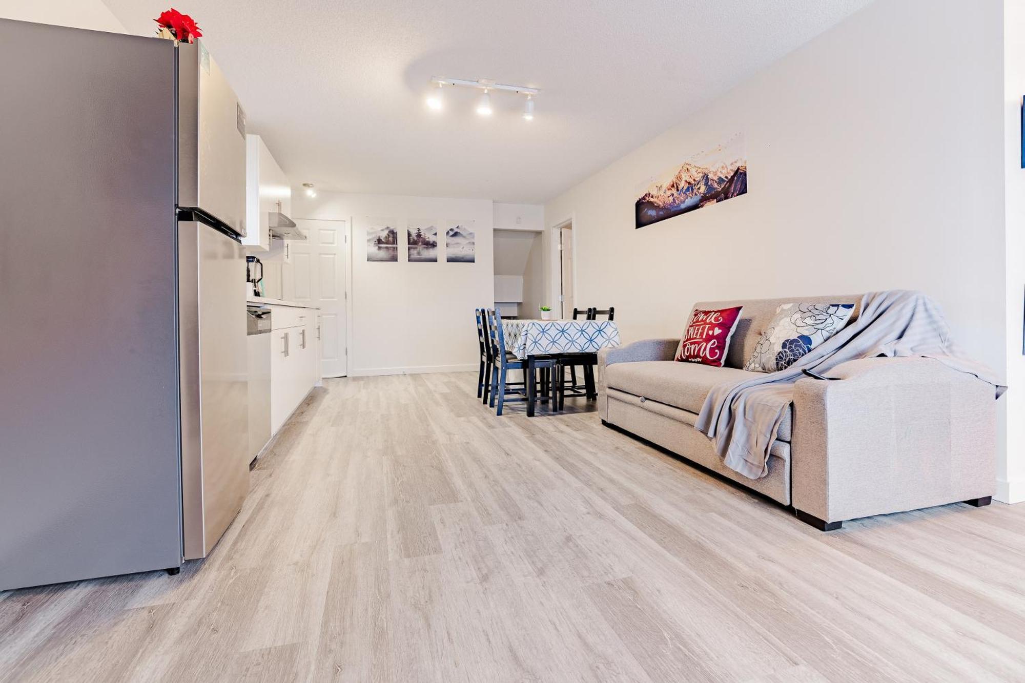 Walkout Basement Suite, 2 Bdr 4bd, Bright And Spacious Calgary