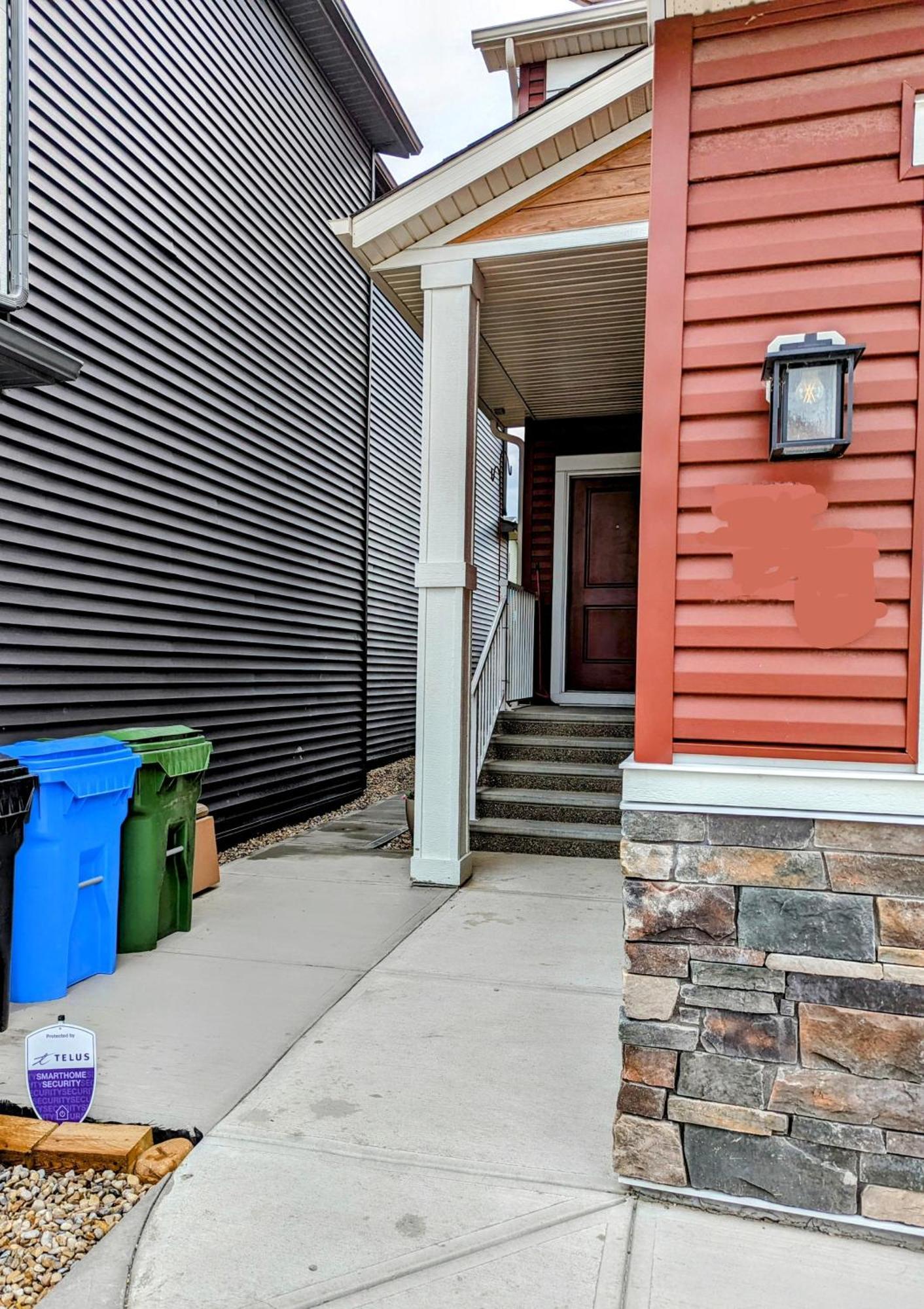 Apartment Livingston Howse Haven - A Simple & Cozy Private Two-bedroom Basement With Free Parking *