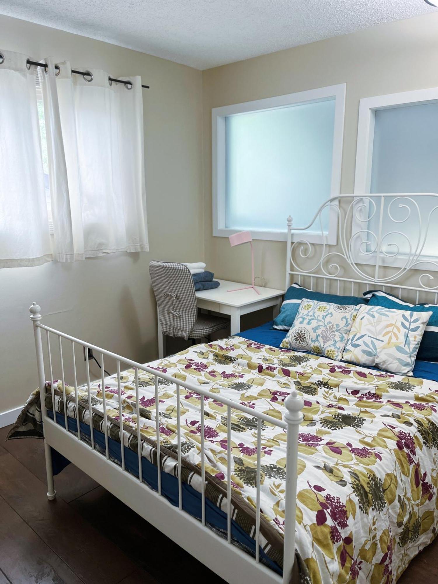Homestay Calgary-banff House Close Lrt&dt&free Parking