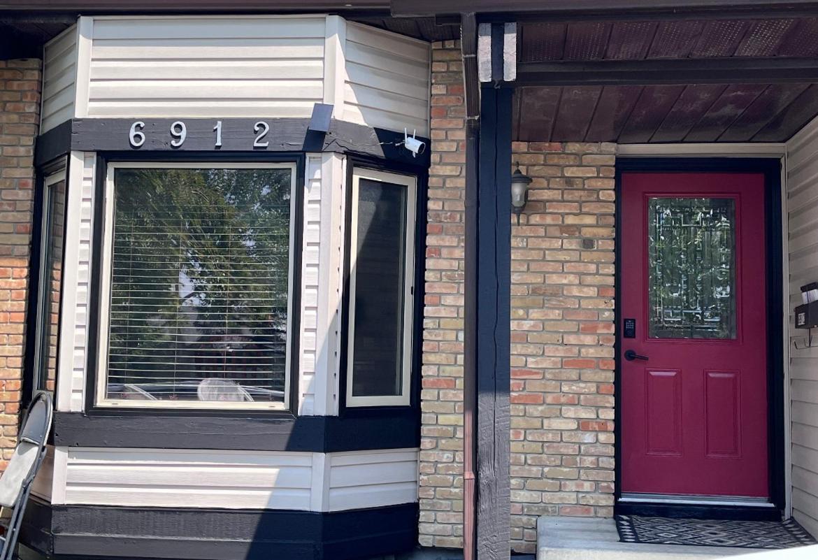 Calgary-banff House Close Lrt&dt&free Parking Calgary