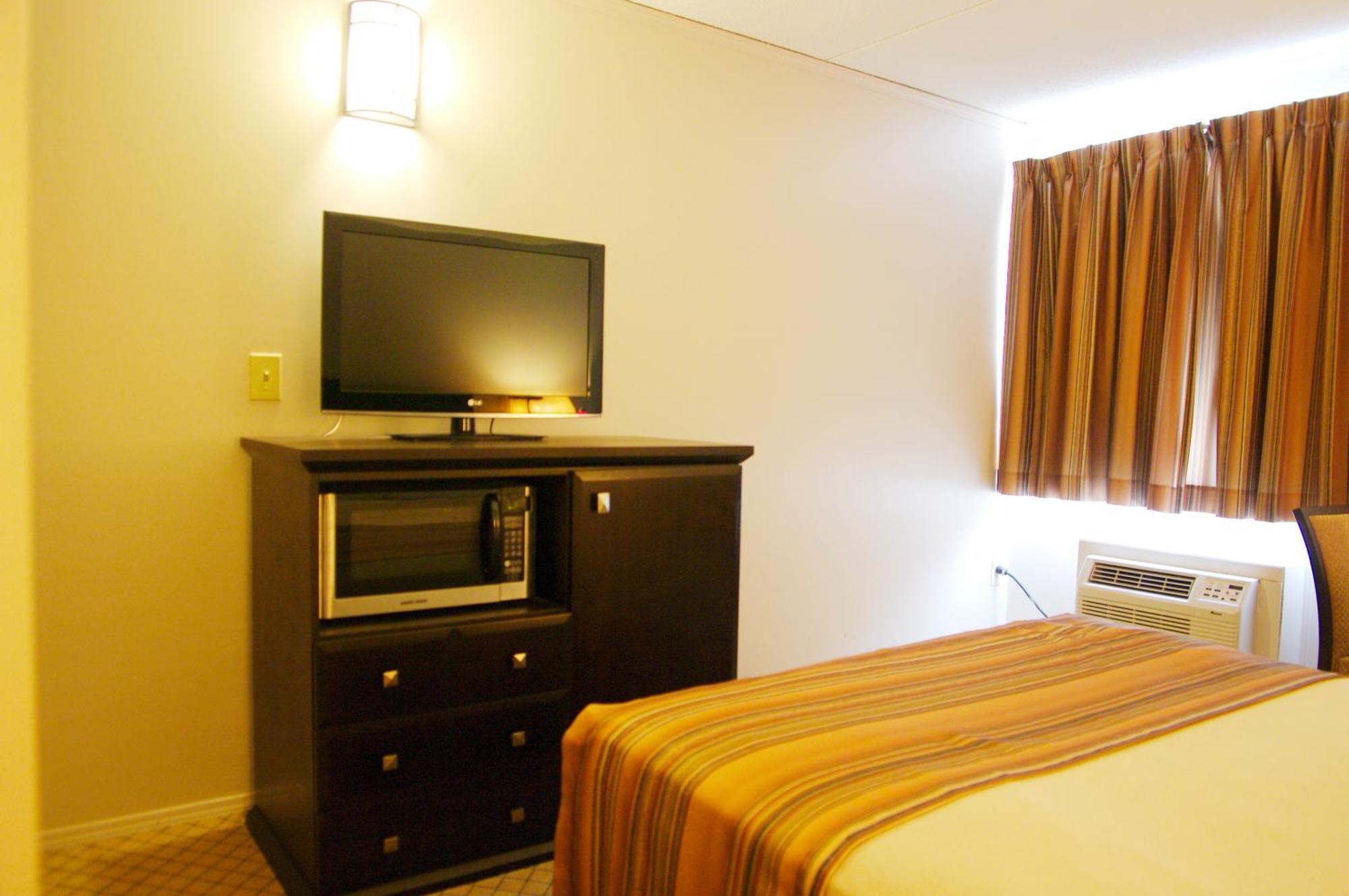 Airport Traveller's Motel