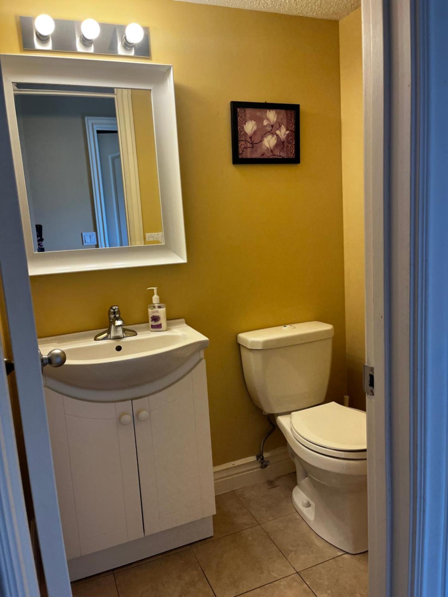 Beautiful Close Airport! Homestay Calgary