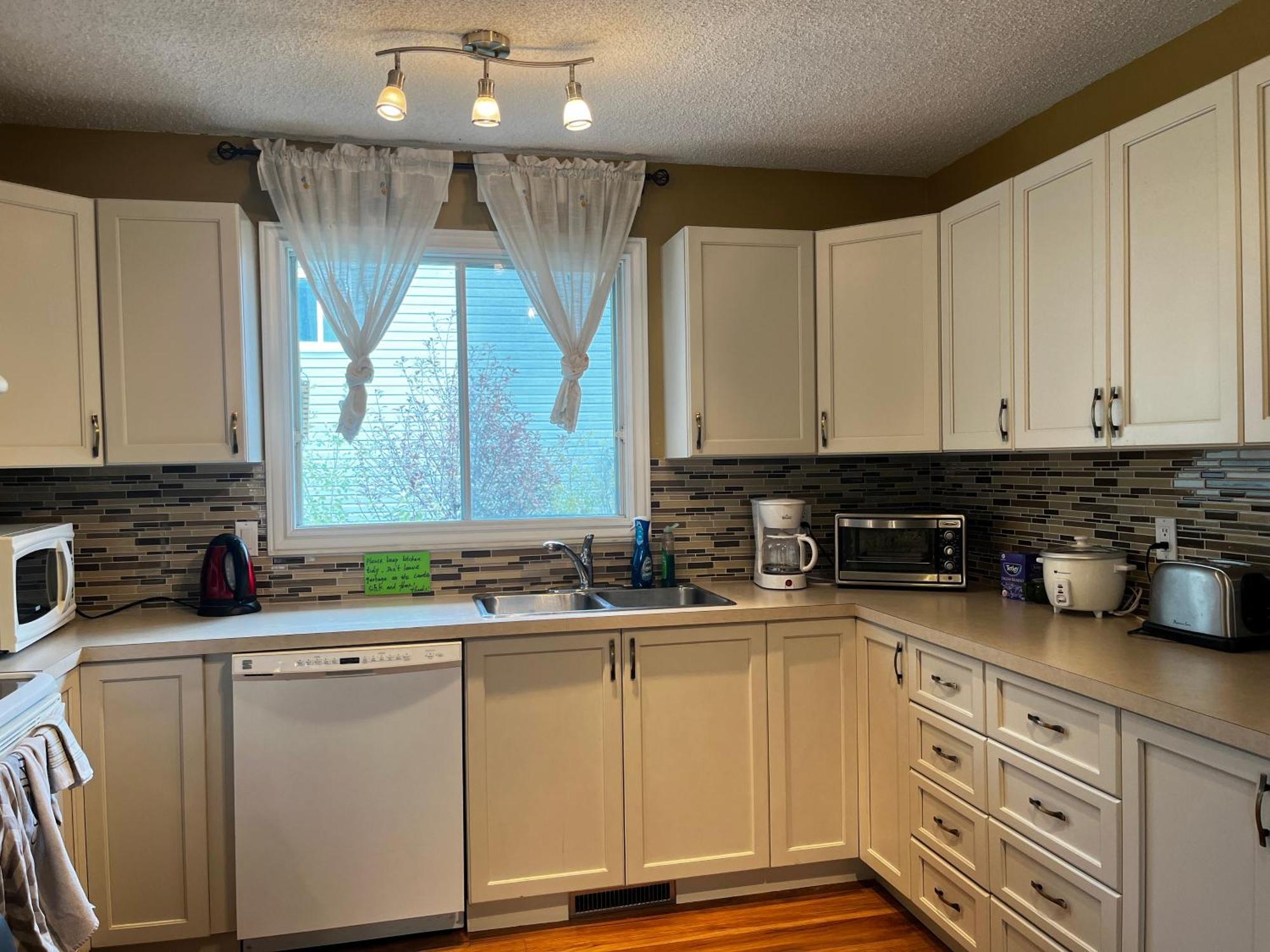 Homestay Beautiful Close Airport! Calgary